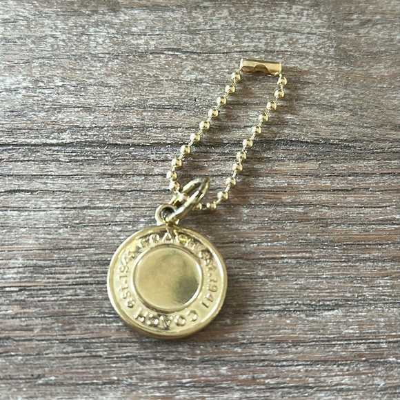 Coach Medallion Gold Bag Tag With 14k gold Plated Necklace - Picture 1 of 5